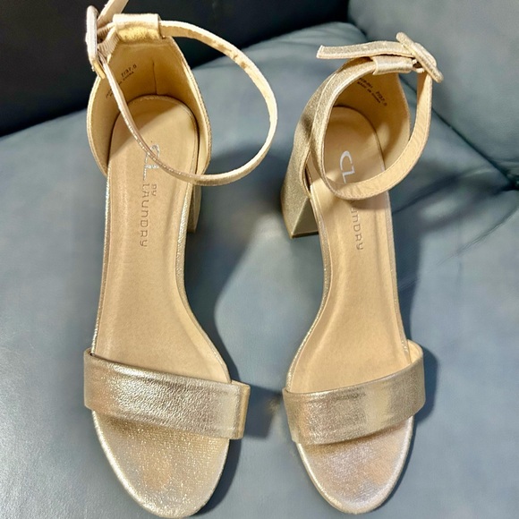 Gold sandals in size 7. Beautiful ankle strap & 2.5” block heel for comfort. - Picture 4 of 5